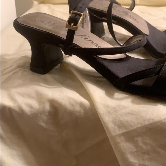 Fanfare formal heels, size 6 - Picture 2 of 3